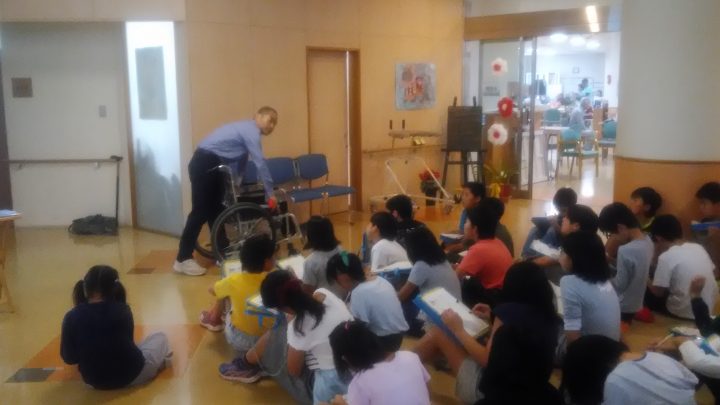 誉田東小学校職場体験学習「車椅子の構造　操作法を学ぶ」